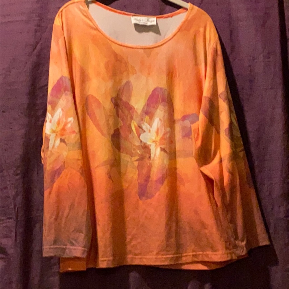 Lily Print Long Sleeved Ombré Tee